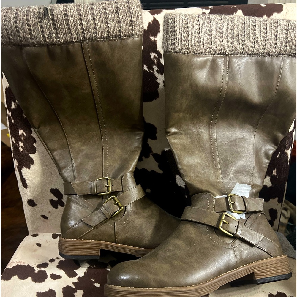 Torrid Wide Calf Boots. Has stretch and zipper.